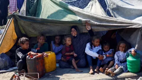Devastating Crisis across the Gaza Strip while Israeli Tanks Push Forward