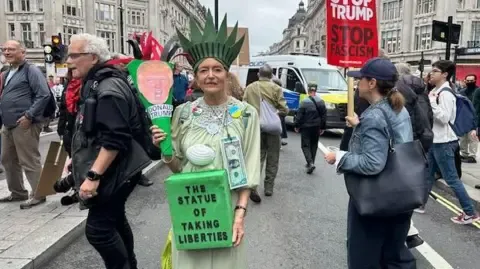 Countless Activists Gather in Heart of London to Oppose Trump's Return Diplomatic Journey