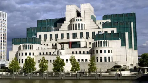 MI6 Launches Encrypted Platform to Lure Agents in the Russian Federation