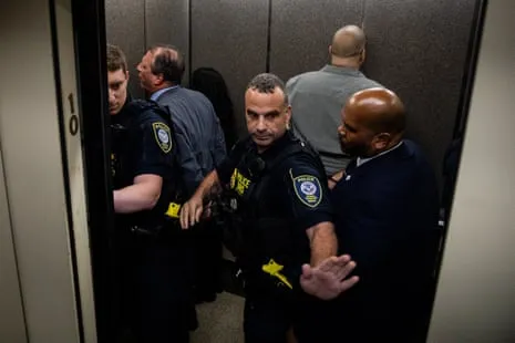 NY Legislators Arrested After Blocking Ice Entry to Government Complex